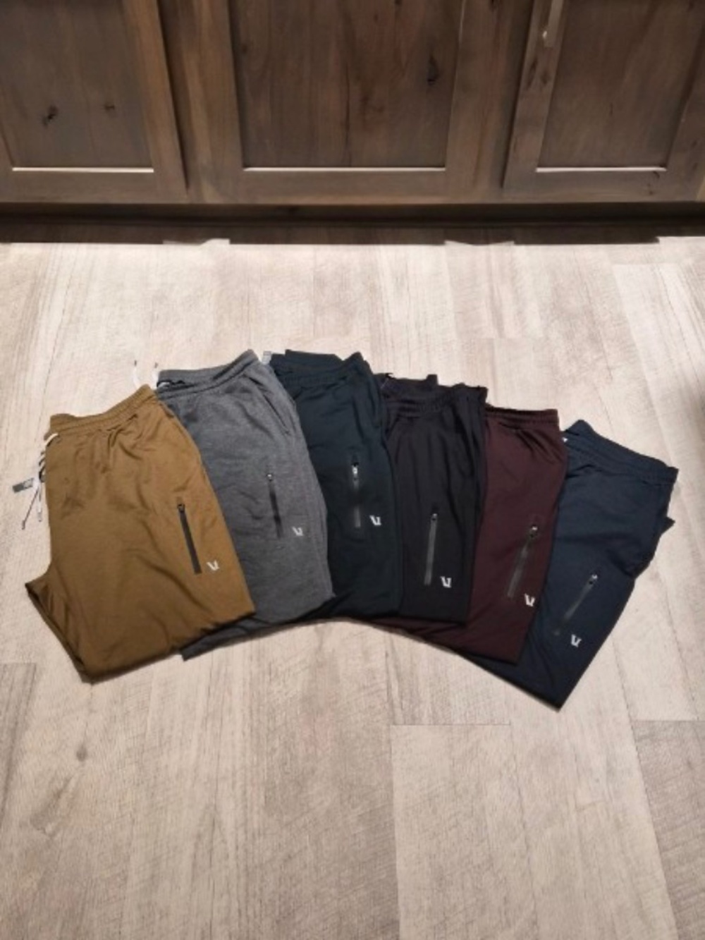 Men's Vuori Sunday Performance Joggers - Lot Bundle of 6 pairs size XL